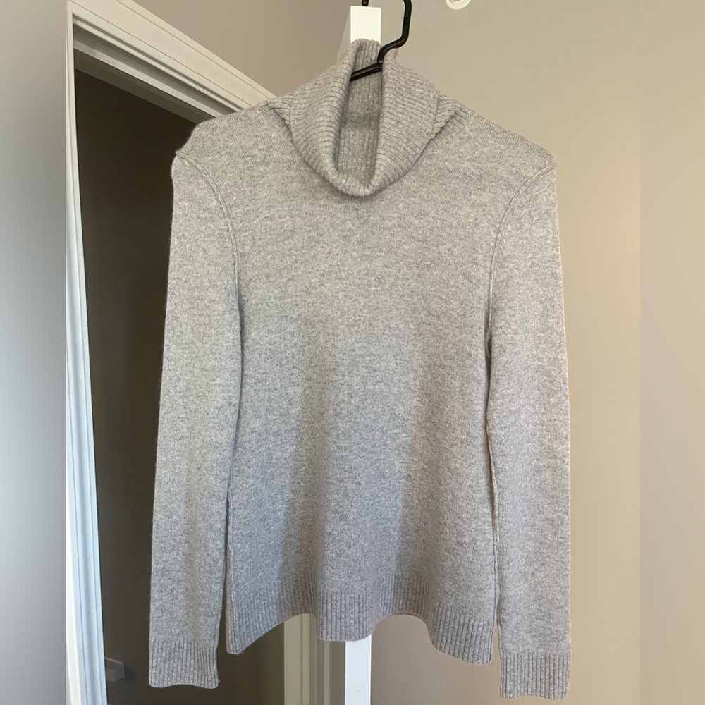NWOT Aqua 100% Cashmere Turtleneck Sweater - Size M